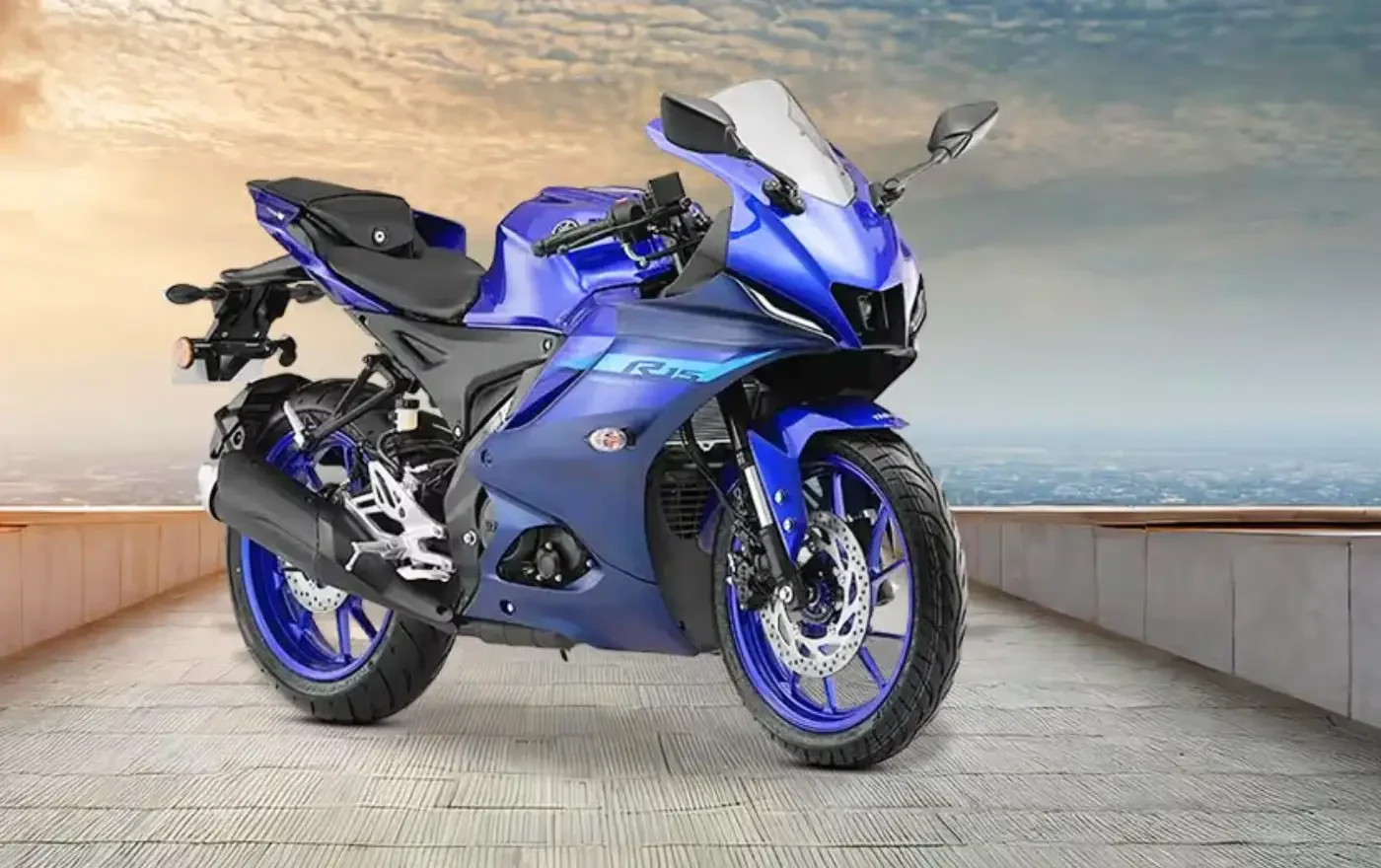 Yamaha R15M